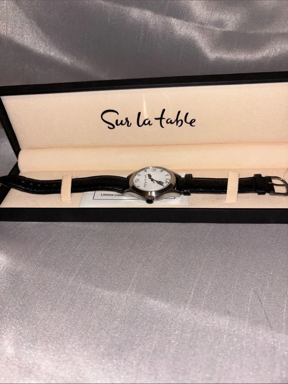 Sur La Table wristwatch